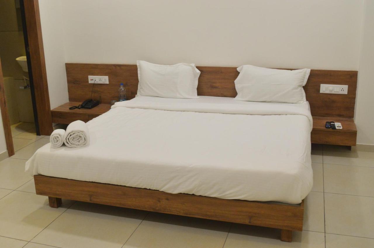 Hotel Revive Veraval Zewnętrze zdjęcie