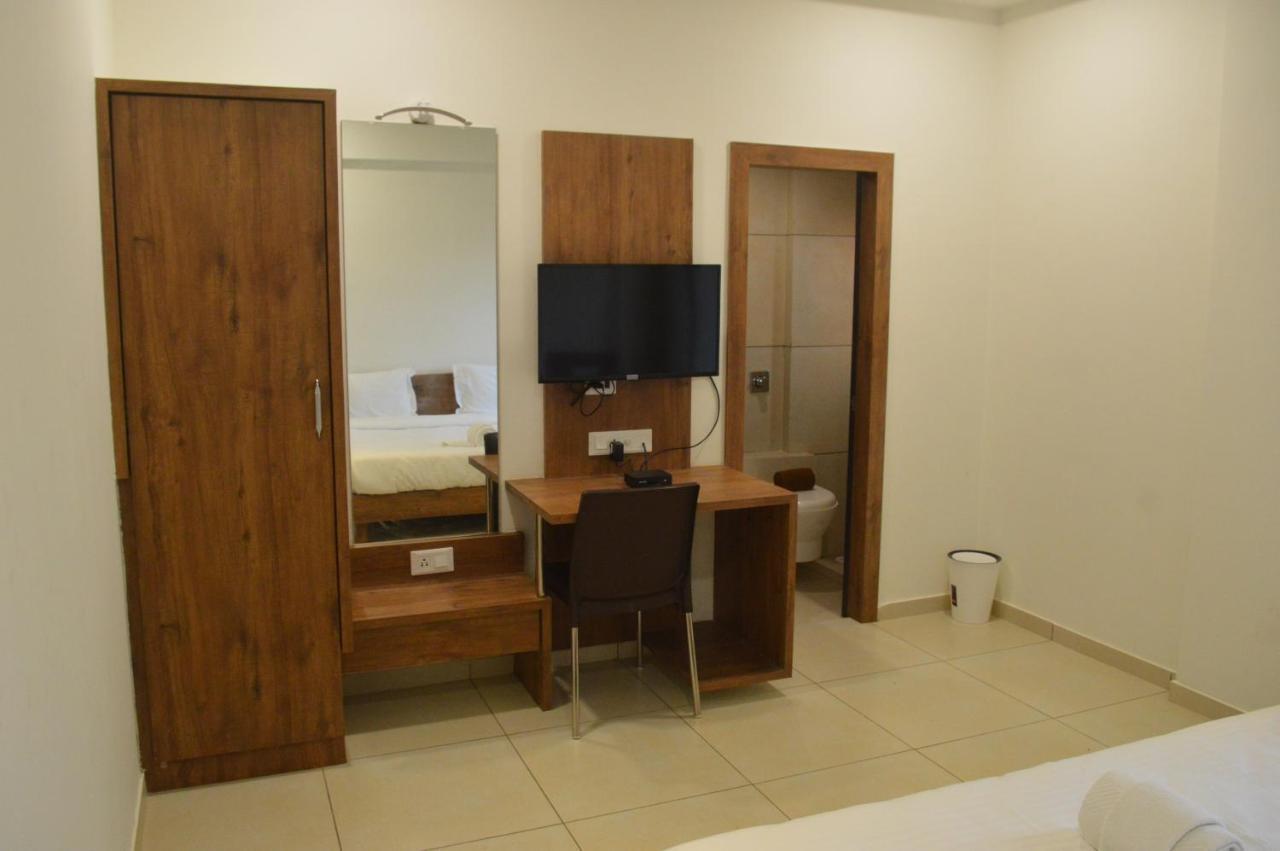 Hotel Revive Veraval Zewnętrze zdjęcie