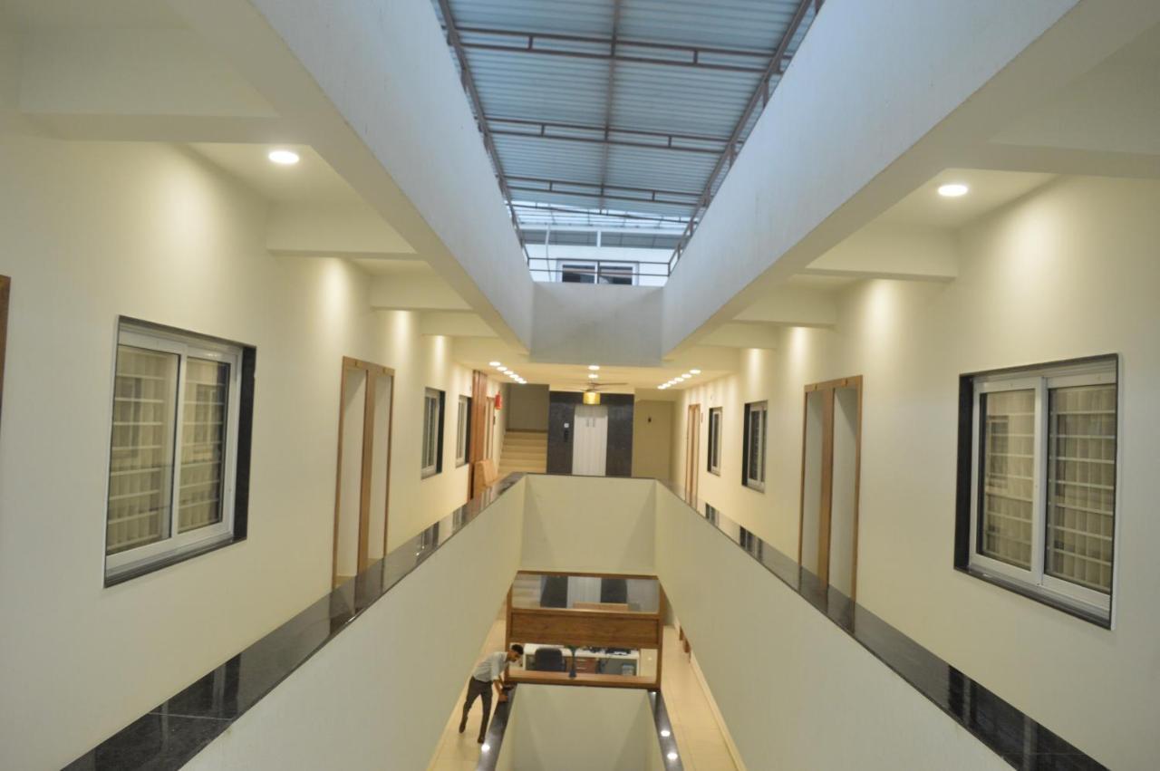 Hotel Revive Veraval Zewnętrze zdjęcie